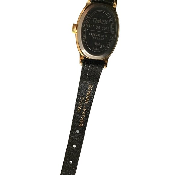 Vintage Timex Womens Black Leather Strap Gold Oval Face Watch - Picture 3 of 6